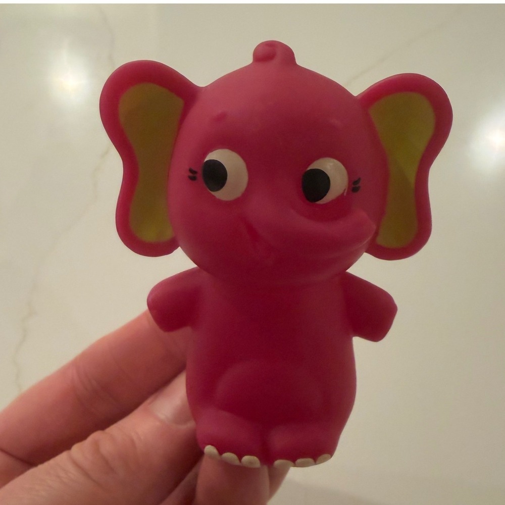 Cute Pink Elephant Bath Toy Squeaky Rubber Bathing‎ Fun for Toddlers